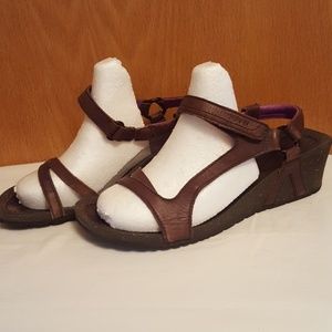 Velcro sandals